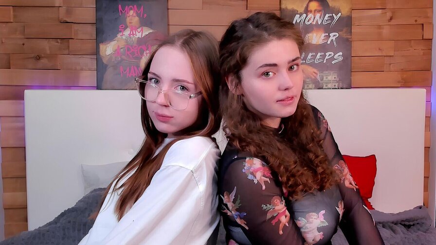 Enter ErlineAndMaxine live cam