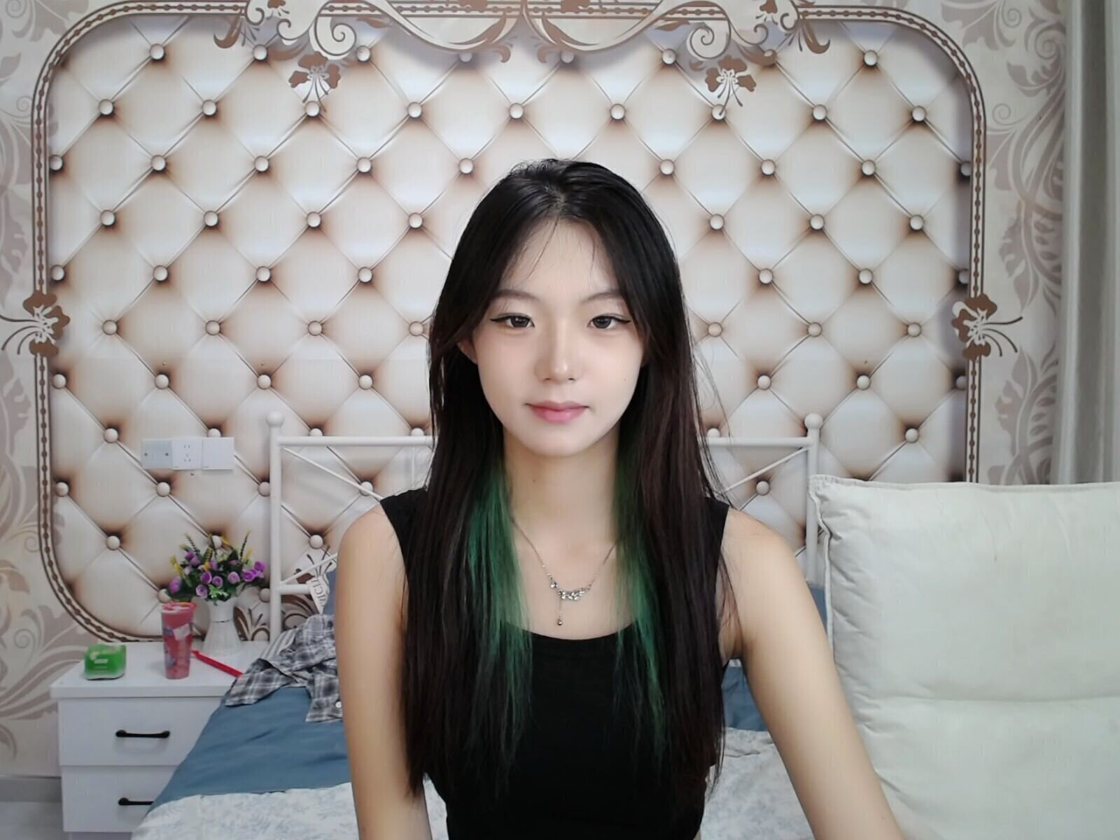 Enter LinYUyu live cam